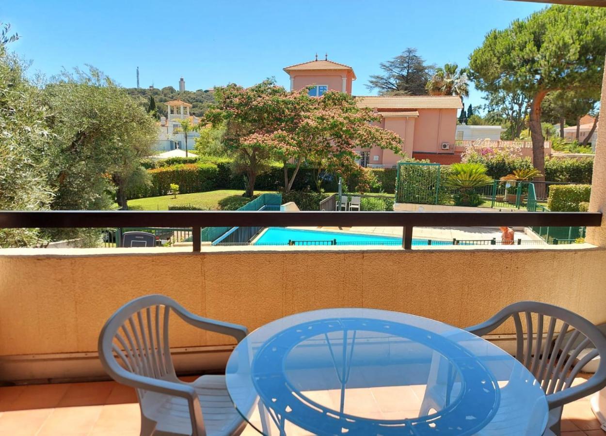 Appartement Exclusive 80 Sqm With Private Garden And Terrace On The Cap D Antibes, 300 Mt From Sandy De La Salis